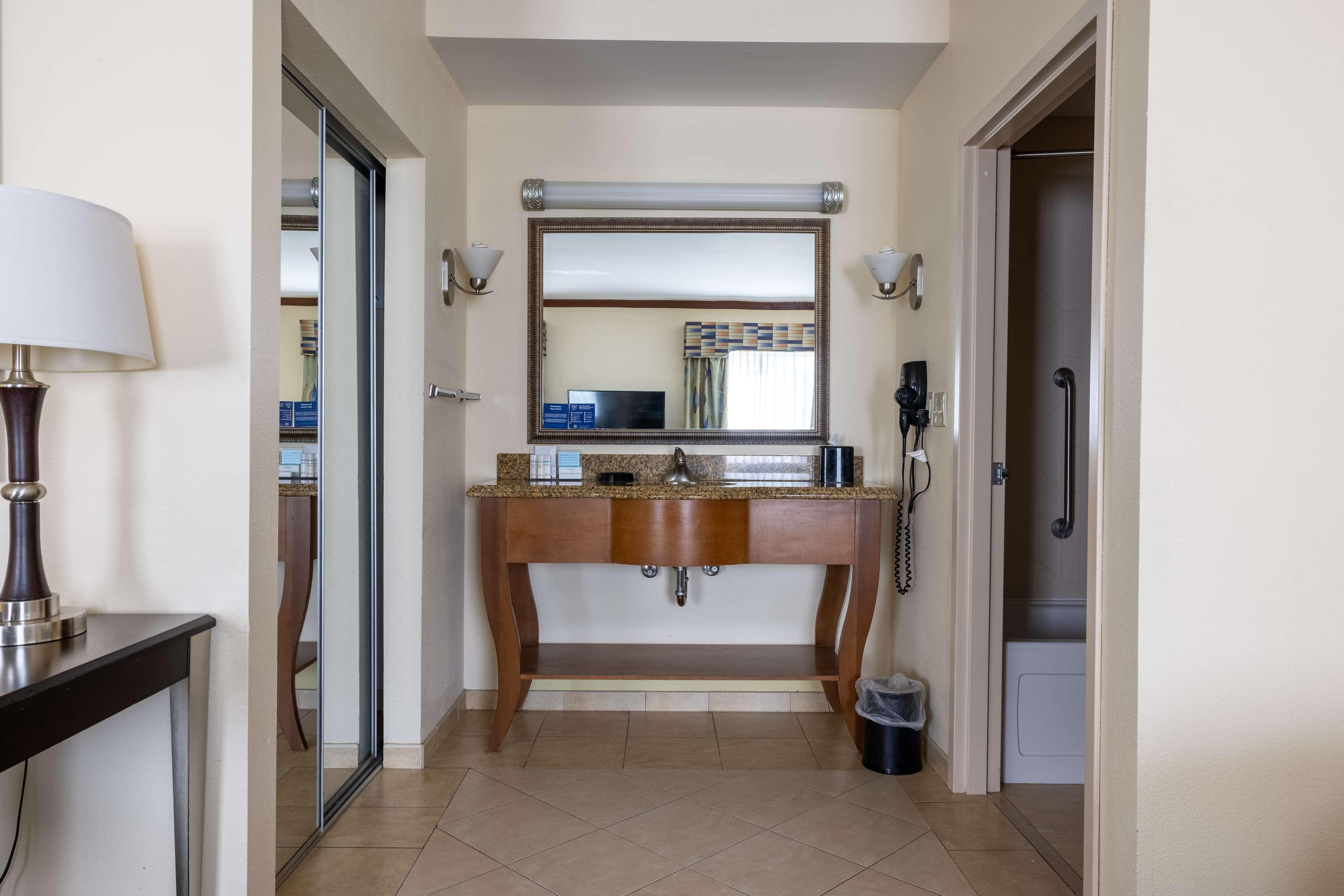 Hampton Hotel 3*