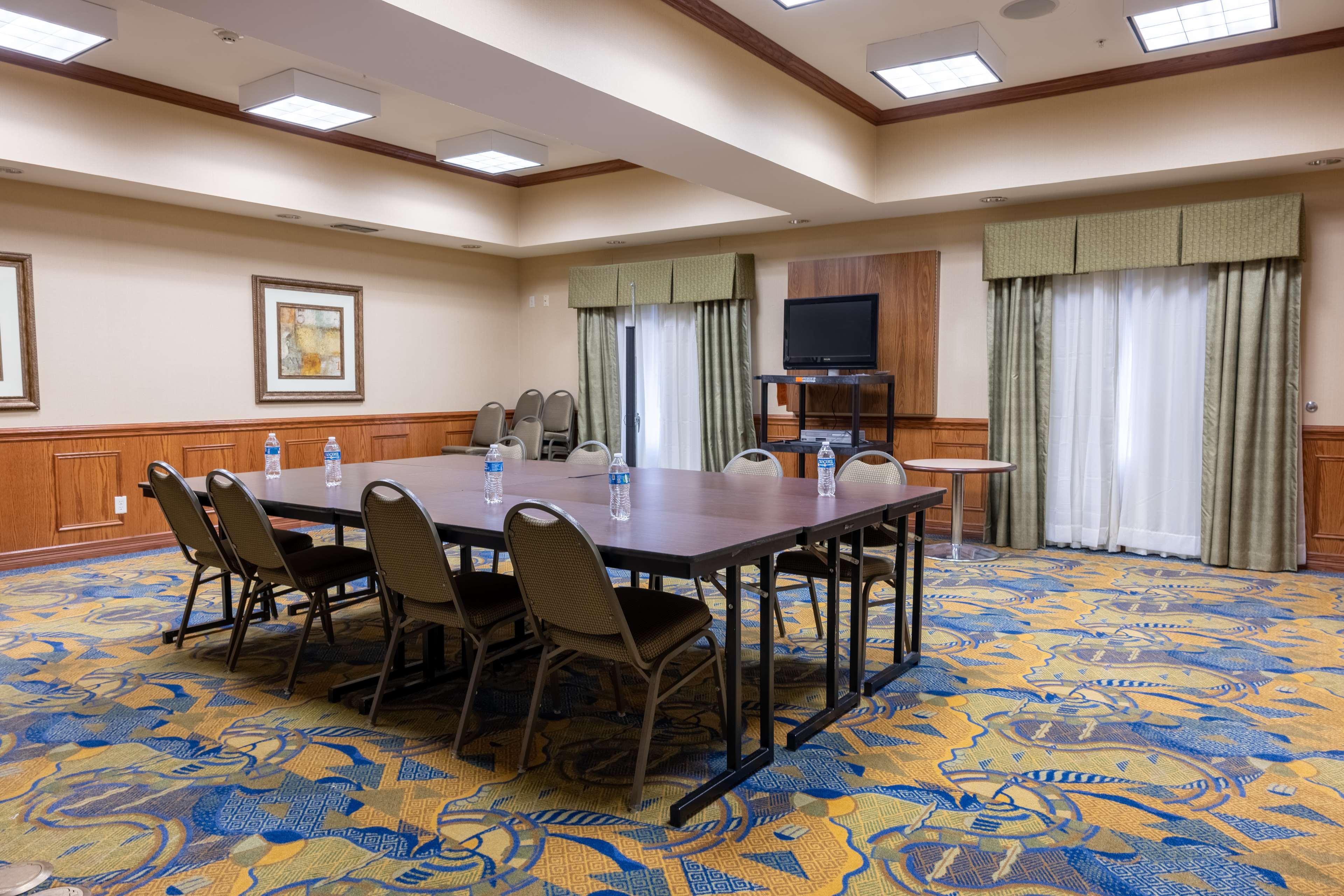 Hotel Hampton 3*